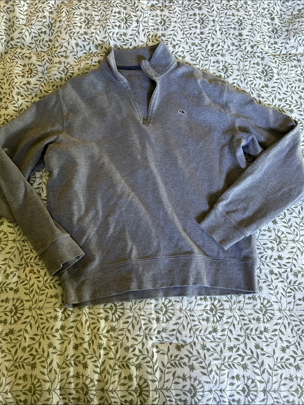 Vineyard Vines Men's Gray Quarter-Zip Pullover
